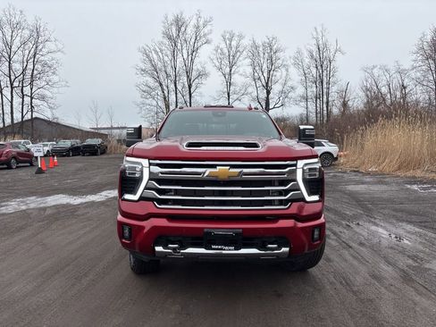 Used 2024 Chevrolet Silverado 2500 High Country w/ High Country Premium Package AWD/4WD image 2