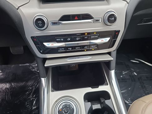 Used 2023 Ford Explorer XLT w/ Equipment Group 202A image 20