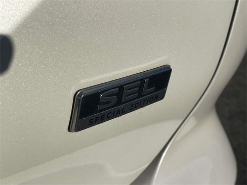 Used 2022 Mitsubishi Outlander SEL image 8