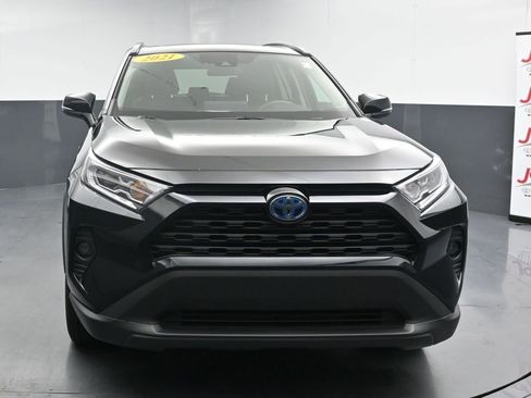 Used 2021 Toyota RAV4 XLE Premium AWD/4WD image 3