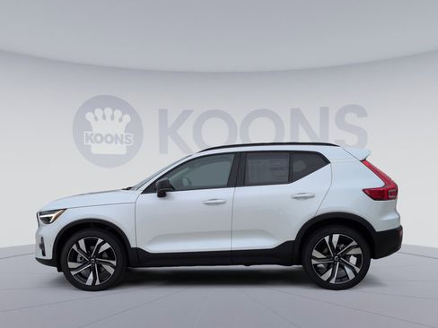 New 2026 Volvo XC40 B5 Ultra w/ Climate Package image 2