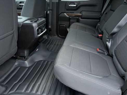 Used 2021 GMC Sierra 1500 Elevation w/ Preferred Package image 17