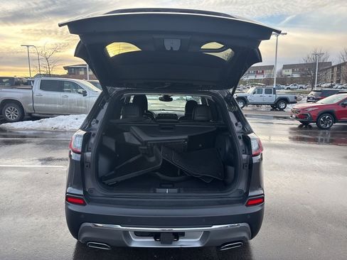 Used 2022 Jeep Cherokee Limited w/ Sun & Sound Group image 12