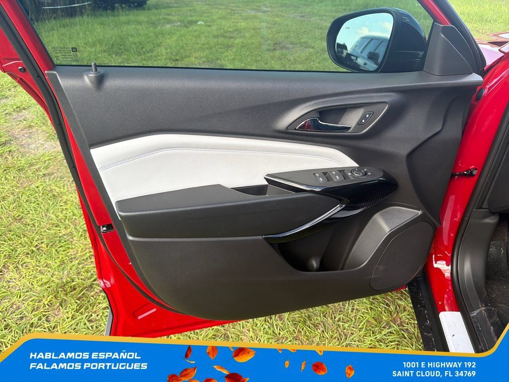 New 2026 Chevrolet Trax LT w/ Driver Confidence Package FWD image 12