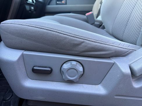 Used 2014 Ford F150 XLT w/ XLT Chrome Package image 25