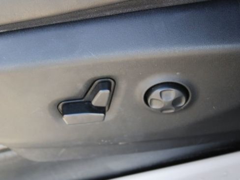 Used 2018 Chrysler Pacifica Limited w/ Advanced Safetytec Group image 17