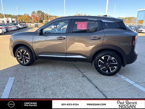 Certified 2025 Nissan Kicks SV image 17