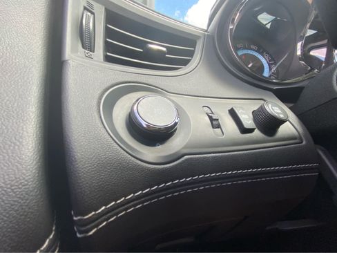 Used 2012 Buick LaCrosse Touring FWD image 28