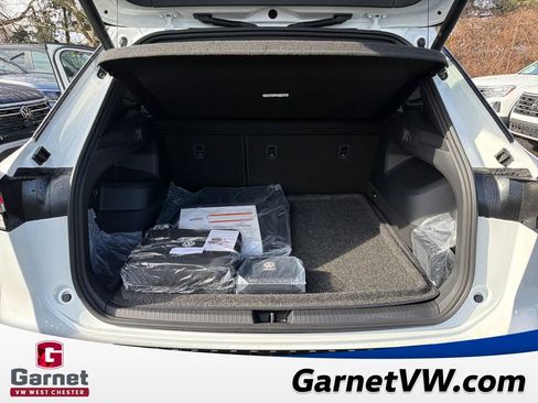 New 2026 Volkswagen Tiguan SEL R-Line image 18