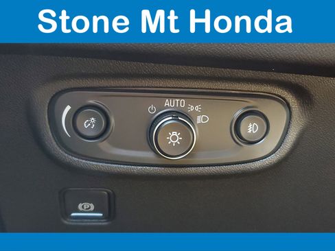 Used 2024 GMC Terrain SLT image 35