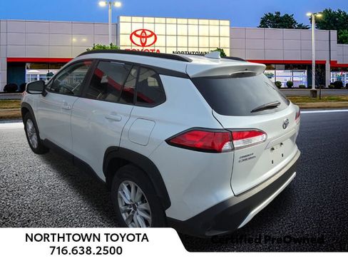 Used 2024 Toyota Corolla Cross LE image 11