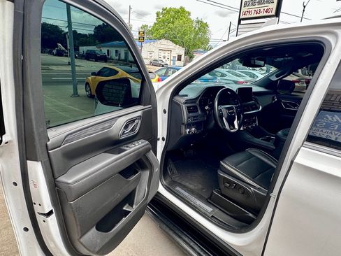 Used 2021 GMC Yukon XL SLT RWD image 7