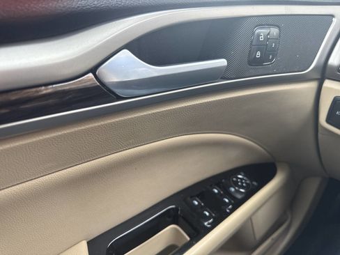 Used 2013 Ford Fusion SE image 19