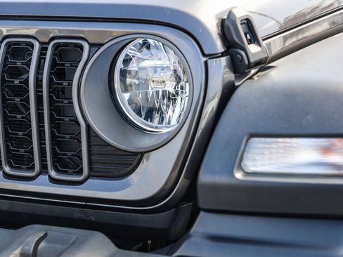 Used 2024 Jeep Wrangler Unlimited Sport AWD/4WD image 18