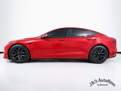 Used 2022 Tesla Model S Plaid image 4