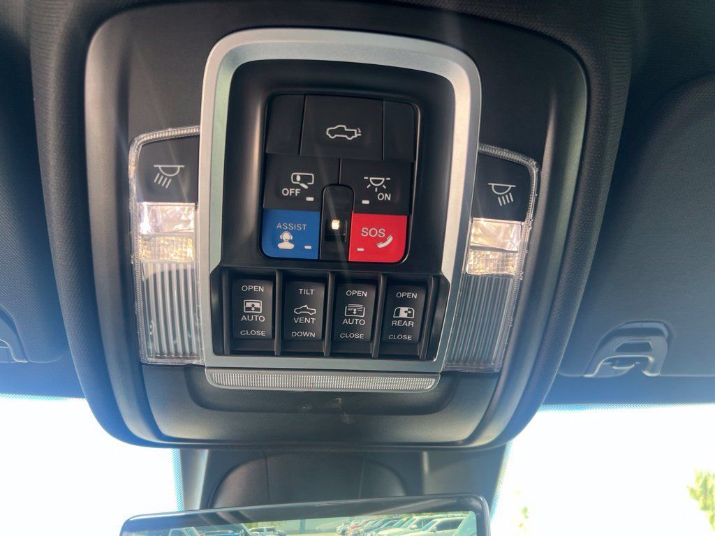 Used 2023 RAM 1500 Laramie AWD/4WD image 36