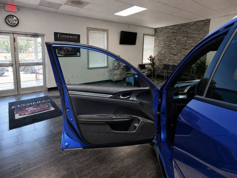 Used 2019 Honda Civic Sport image 12