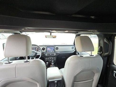 Used 2021 Jeep Gladiator Overland image 31