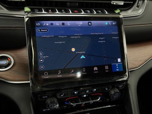 New 2025 Jeep Grand Cherokee Summit w/ Obsidian Package image 22