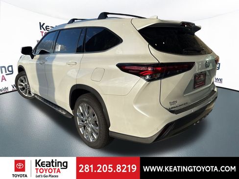 Used 2025 Toyota Highlander Limited image 5