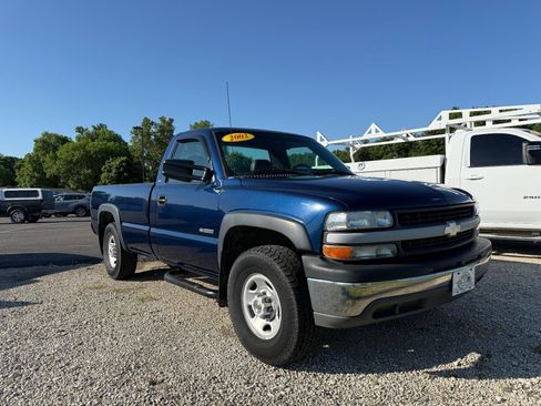 Used 2002 Chevrolet Silverado 2500 2WD Regular Cab w/ Heavy Duty Suspension Pkg image 1