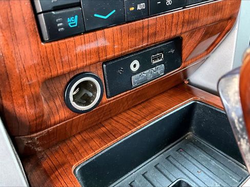 Used 2010 Ford F150 Lariat image 32