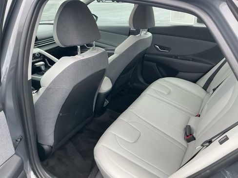 Certified 2024 Hyundai Elantra Limited image 22