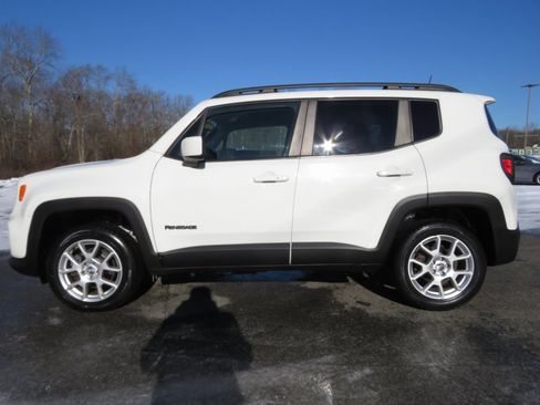 Used 2019 Jeep Renegade Latitude w/ Cold Weather Group image 8