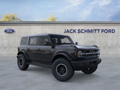 New 2025 Ford Bronco Outer Banks w/ Sasquatch Package image 7