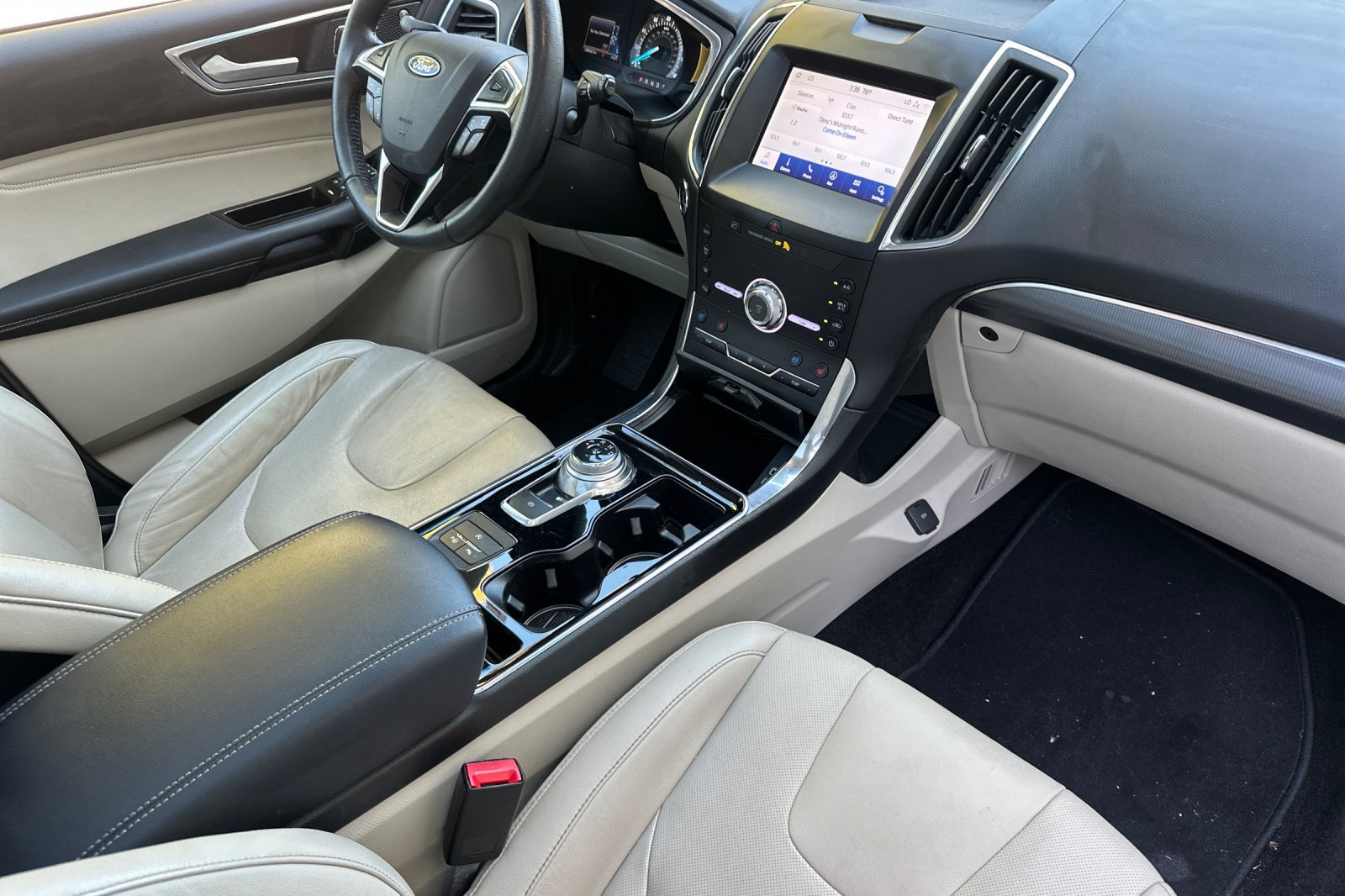 Used 2020 Ford Edge Titanium FWD image 18