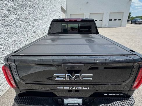 Used 2024 GMC Sierra 1500 Denali Ultimate AWD/4WD image 8