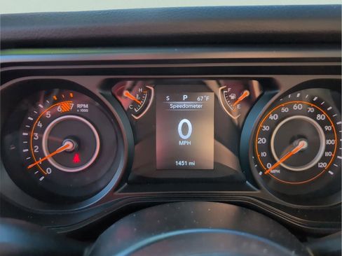 Certified 2025 Jeep Wrangler Sport image 13