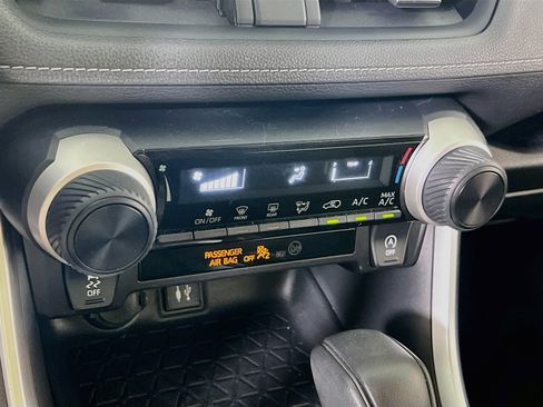 Used 2019 Toyota RAV4 LE w/ All Weather Liner Package AWD/4WD image 15