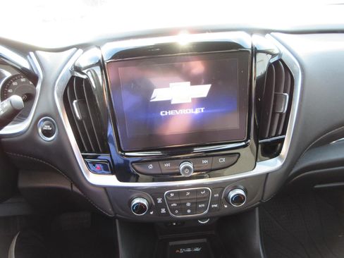 Certified 2024 Chevrolet Traverse LT AWD/4WD image 11