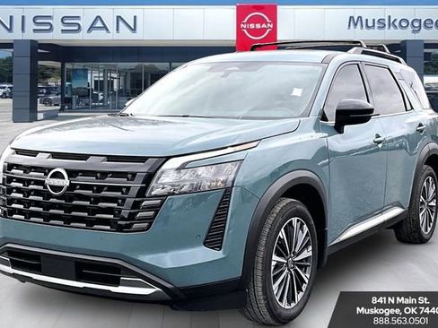 New 2026 Nissan Pathfinder Platinum w/ Cargo Package image 2