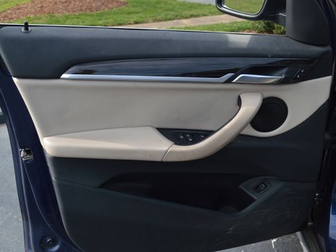 Used 2020 BMW X1 xDrive28i w/ Convenience Package image 8