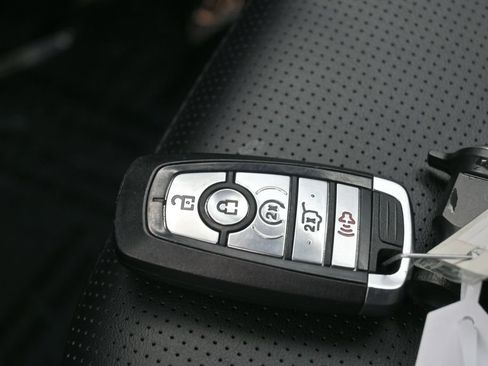 Used 2025 Ford Escape Platinum AWD/4WD image 31