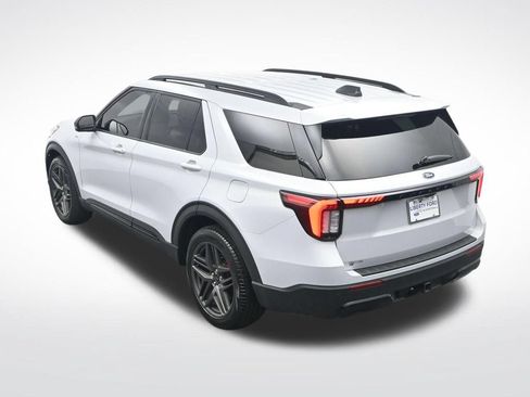 Certified 2026 Ford Explorer ST-Line w/ ST-Line Street Pack RWD image 24