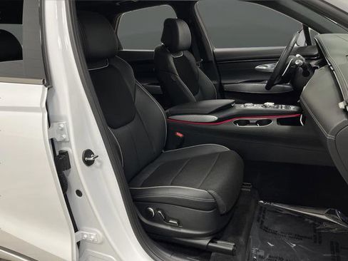 Used 2025 Genesis GV70 2.5T w/ Sport Prestige Package image 31