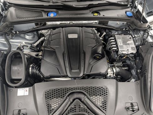 Used 2024 Porsche Macan S image 26