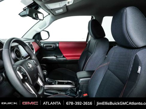 Used 2022 Toyota Tacoma SR5 AWD/4WD image 5