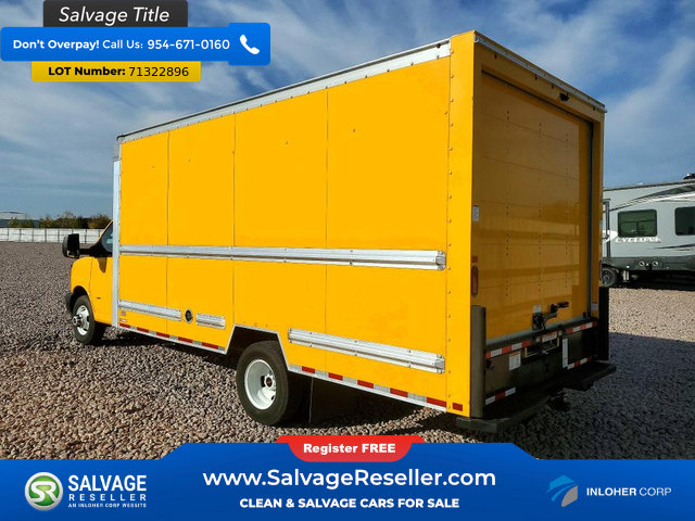 Used 2023 GMC Savana 3500 Extended w/ Power Convenience Package RWD image 3