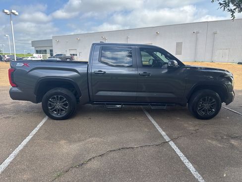 Used 2024 Toyota Tundra SR5 w/ SR5 Convenience Package AWD/4WD image 8