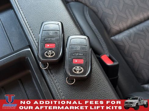 Used 2024 Toyota Tundra Limited AWD/4WD image 33
