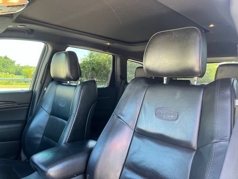 Used 2018 Jeep Grand Cherokee Overland AWD/4WD image 18