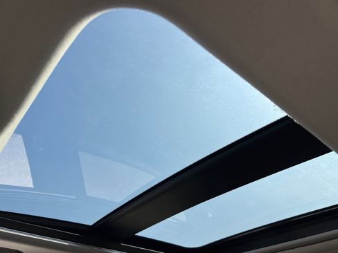 New 2026 Nissan Kicks SR w/ SR Premium Package FWD image 7