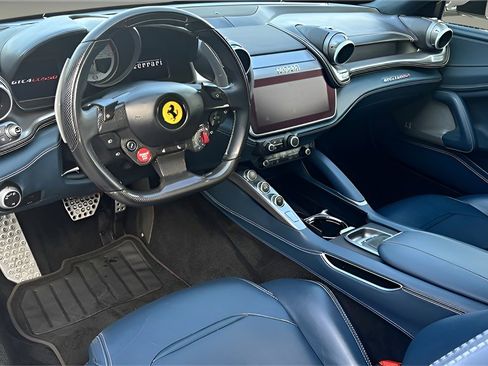 Used 2017 Ferrari GTC4Lusso image 11