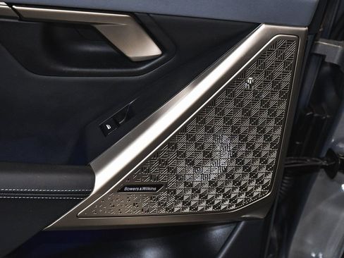 Used 2025 BMW i5 M60 w/ Executive Package image 15