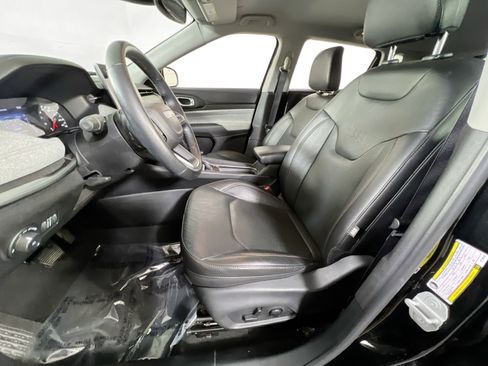 Used 2022 Jeep Compass Latitude image 19