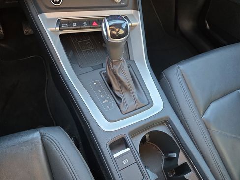 Used 2024 Audi Q3 2.0T Premium image 22